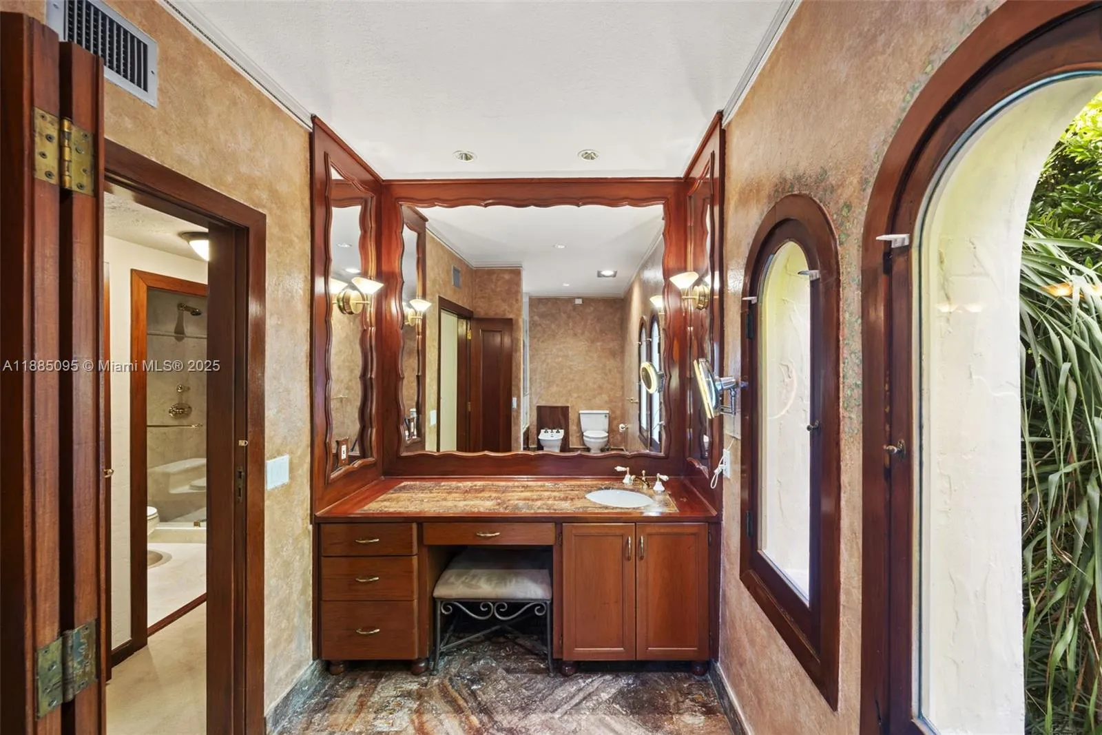 Coral Gables, Florida 33134, United States, 6 Bedrooms Bedrooms, ,8 BathroomsBathrooms,Residential,Active,217361