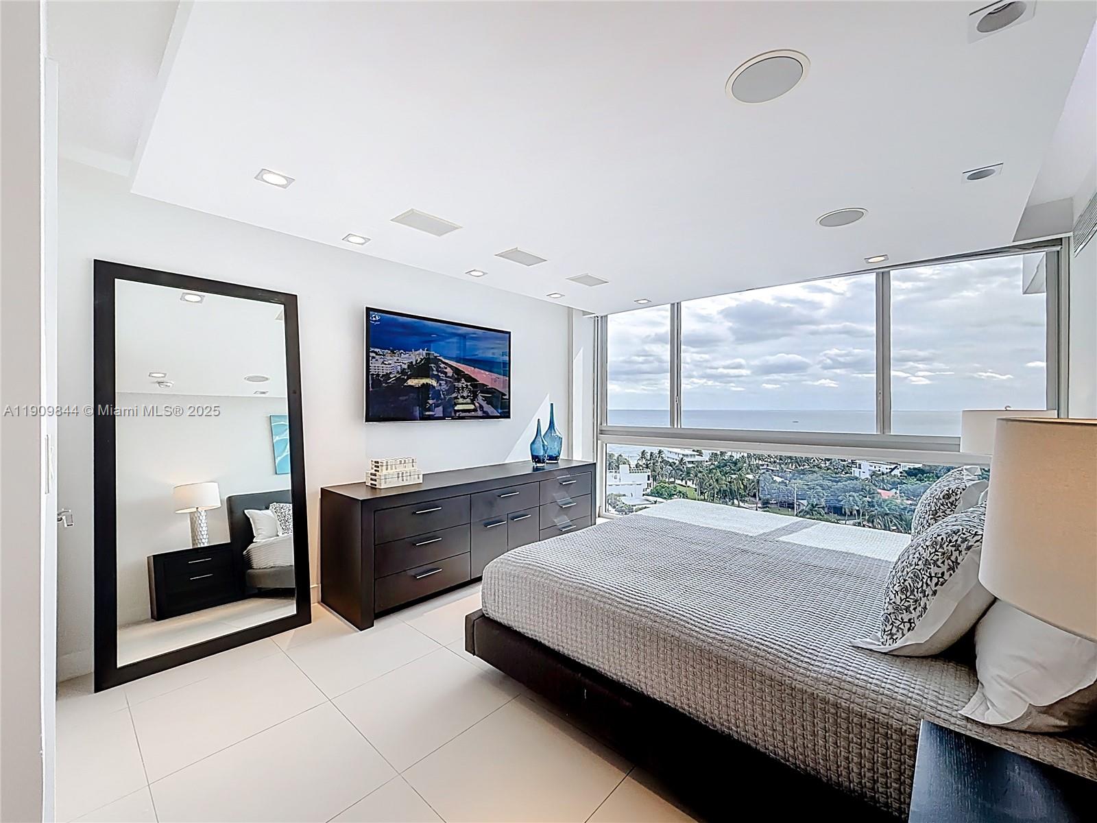 EMBASSY TOWER II INC COND - Residential Lease