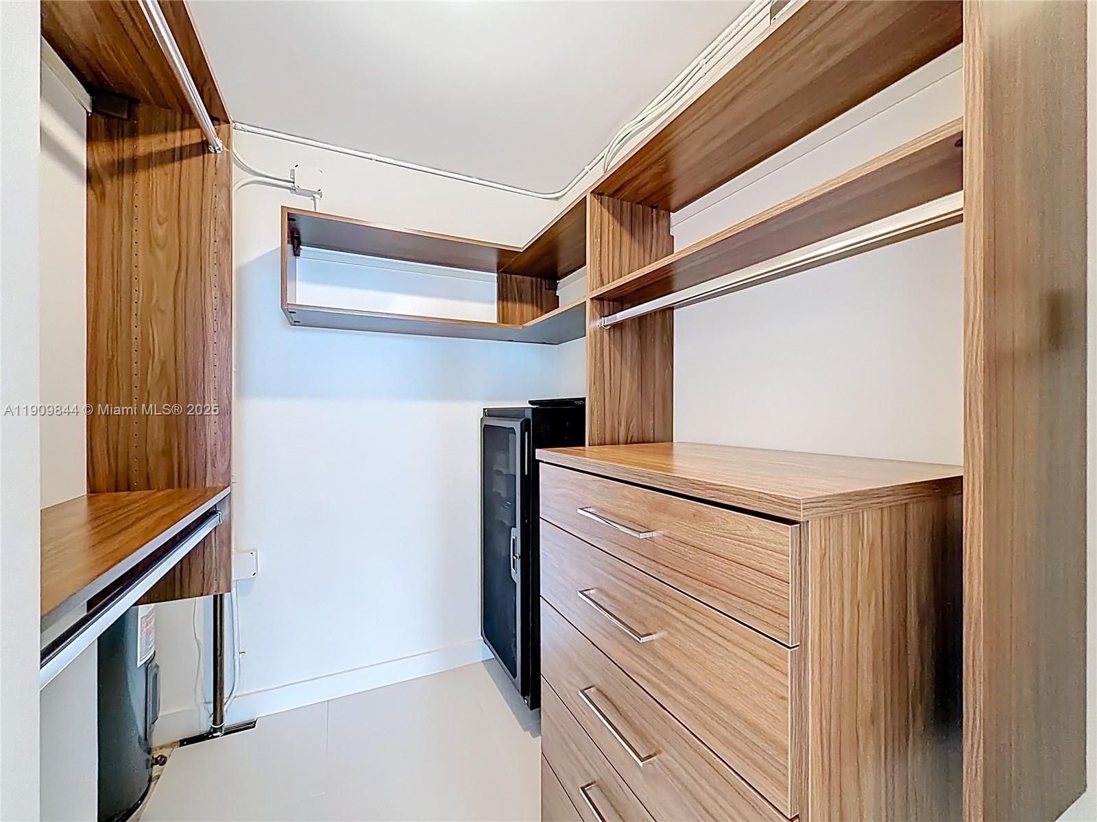 EMBASSY TOWER II INC COND - Residential Lease