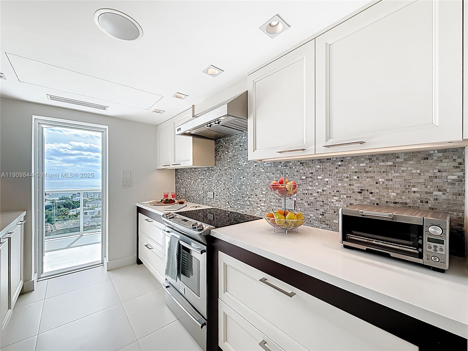 EMBASSY TOWER II INC COND - Residential Lease