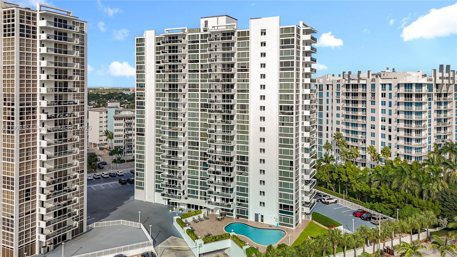 EMBASSY TOWER II INC COND - Residential Lease