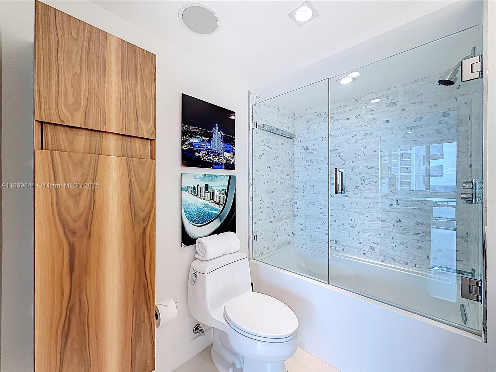 EMBASSY TOWER II INC COND - Residential Lease