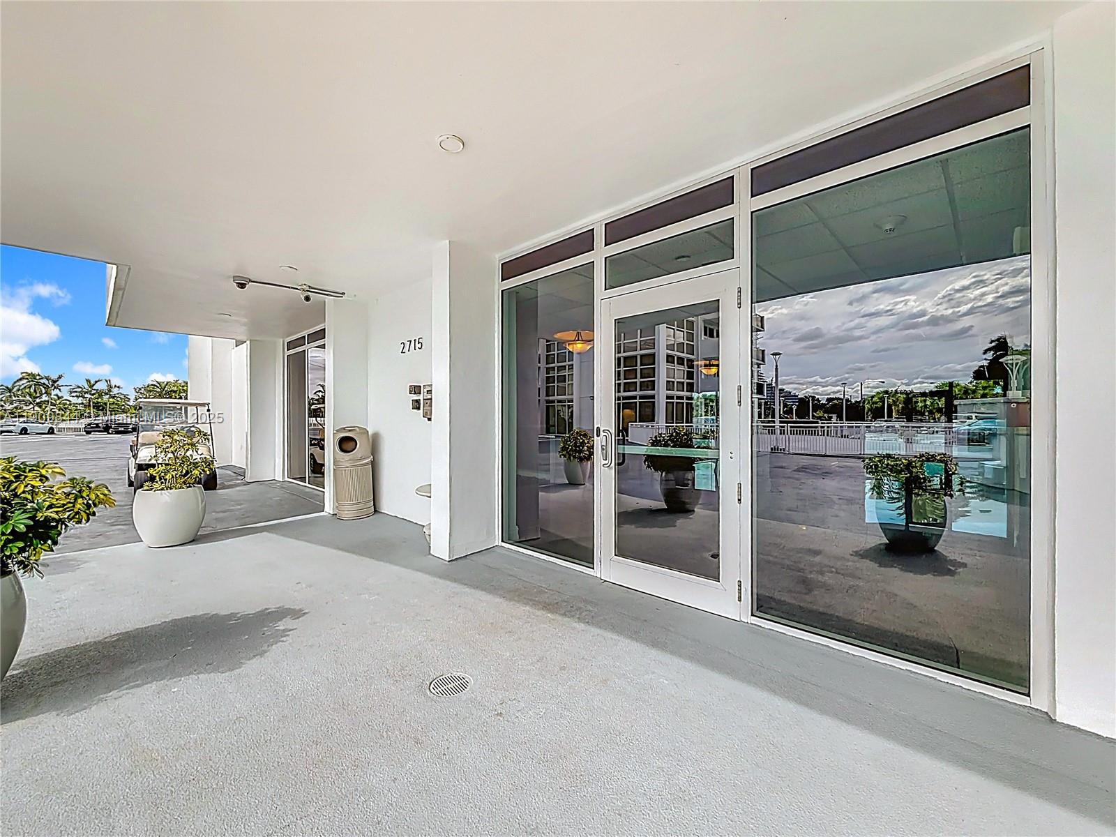 EMBASSY TOWER II INC COND - Residential Lease