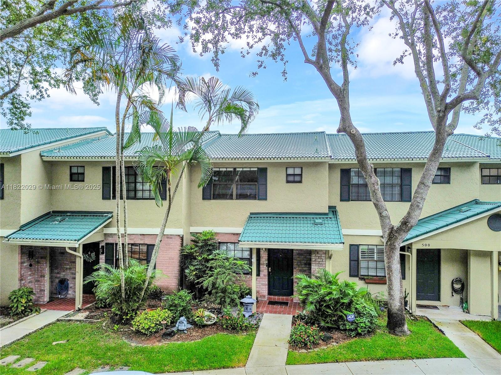 Property for Sale at 502 Westree Ln, Plantation, Miami-Dade County, Florida - Bedrooms: 2 
Bathrooms: 3  - $399,000