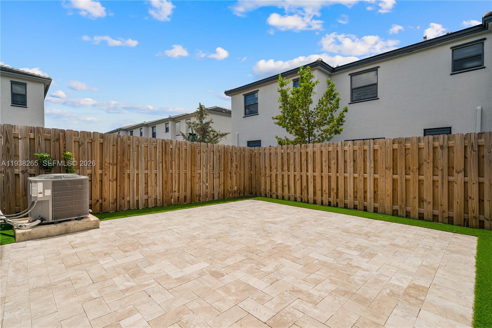 PINE ISLE - Residential