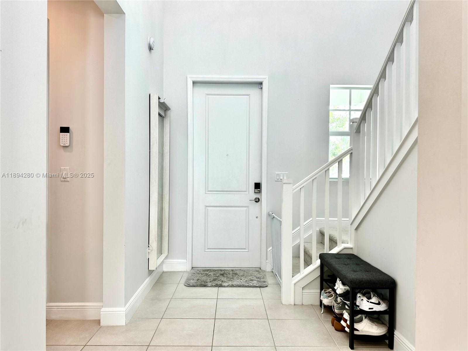 CRYSTAL LAKE 1ST SEC - Residential Lease