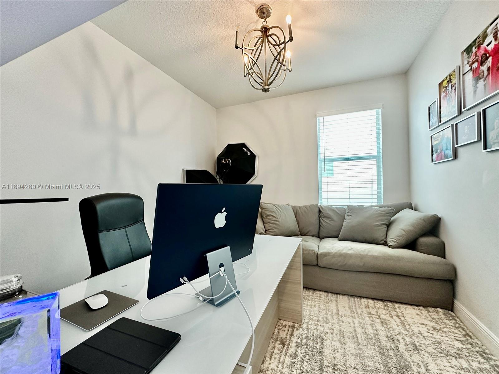 CRYSTAL LAKE 1ST SEC - Residential Lease