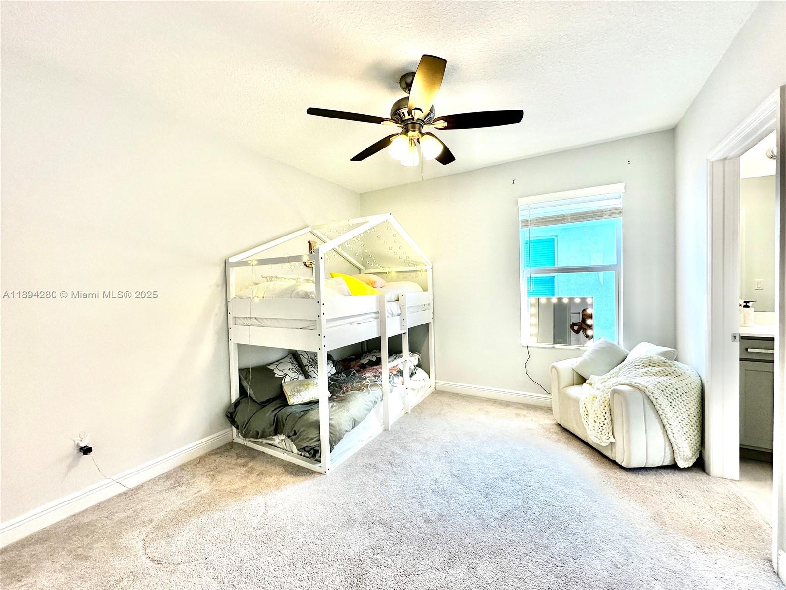 CRYSTAL LAKE 1ST SEC - Residential Lease