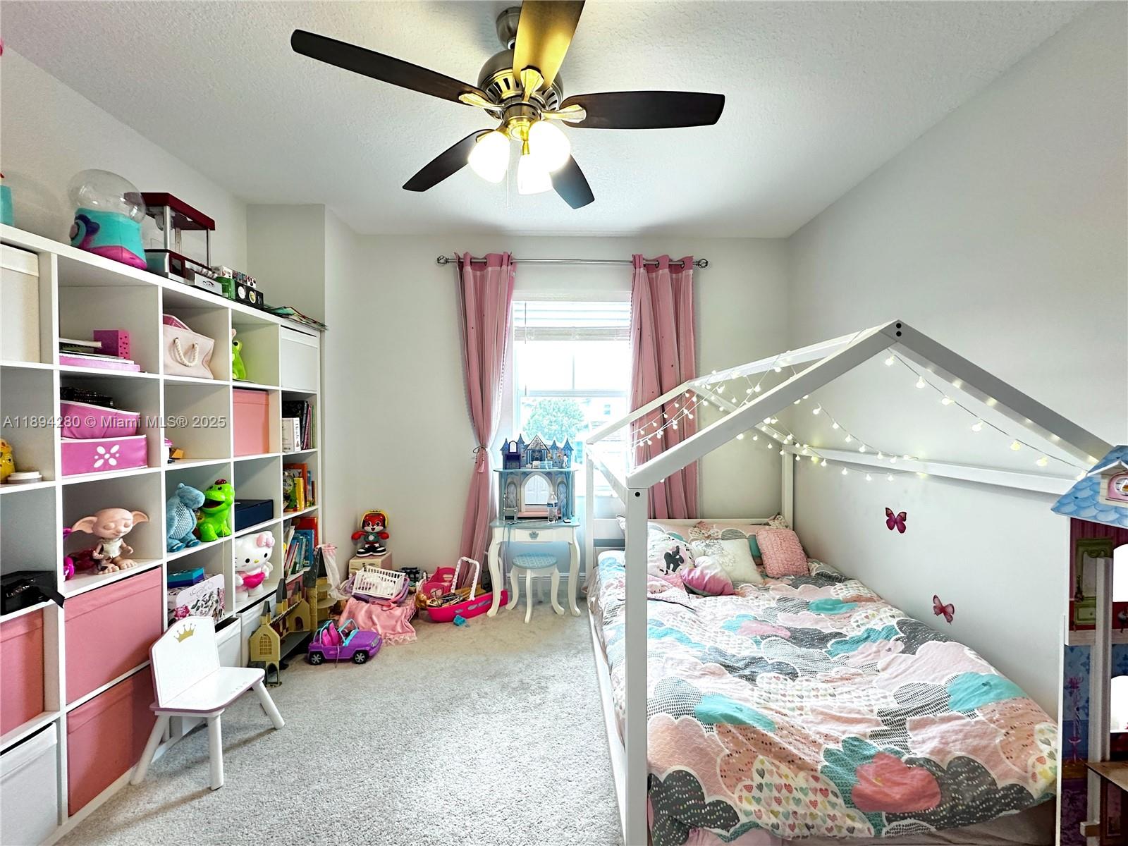 CRYSTAL LAKE 1ST SEC - Residential Lease