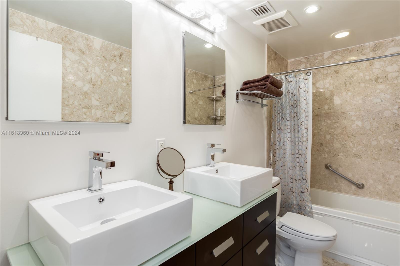 MALAGA TOWERS CONDO - Residential