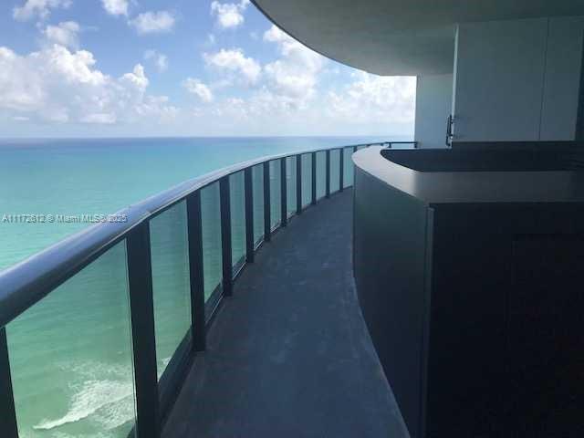 18555 Collins Ave 2905