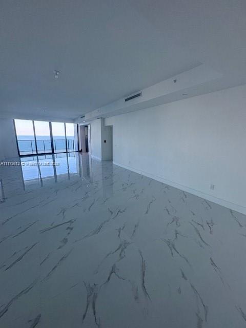 18555 COLLINS AVENUE COND - Residential