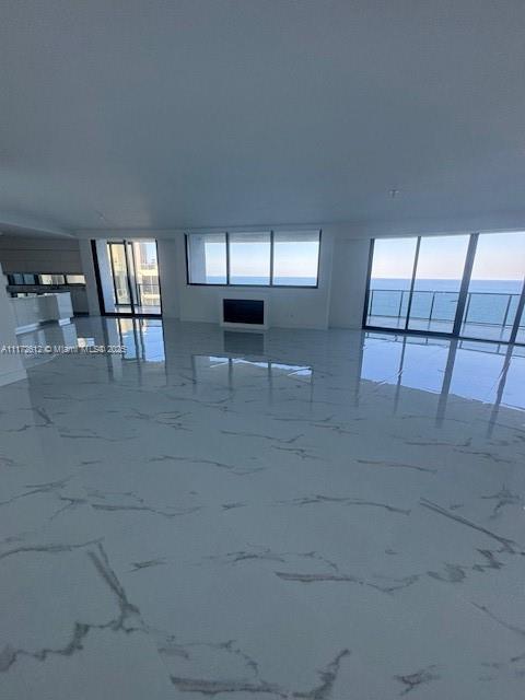 18555 COLLINS AVENUE COND - Residential