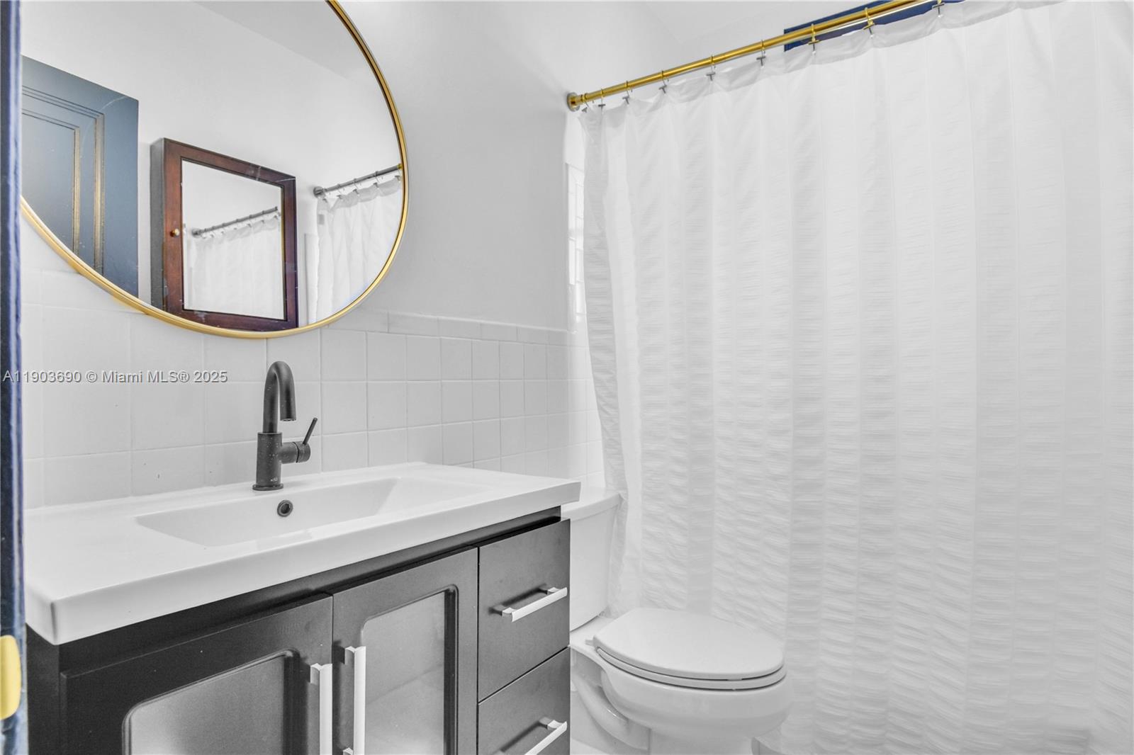 THE ESPLANADE BEACH CONDO - Residential Lease