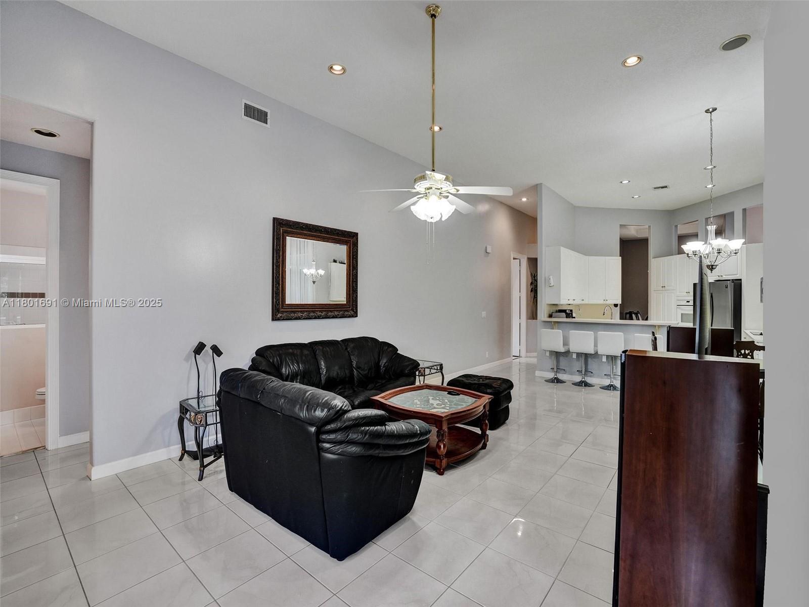 WYNDHAM LAKES CENTRAL - Residential