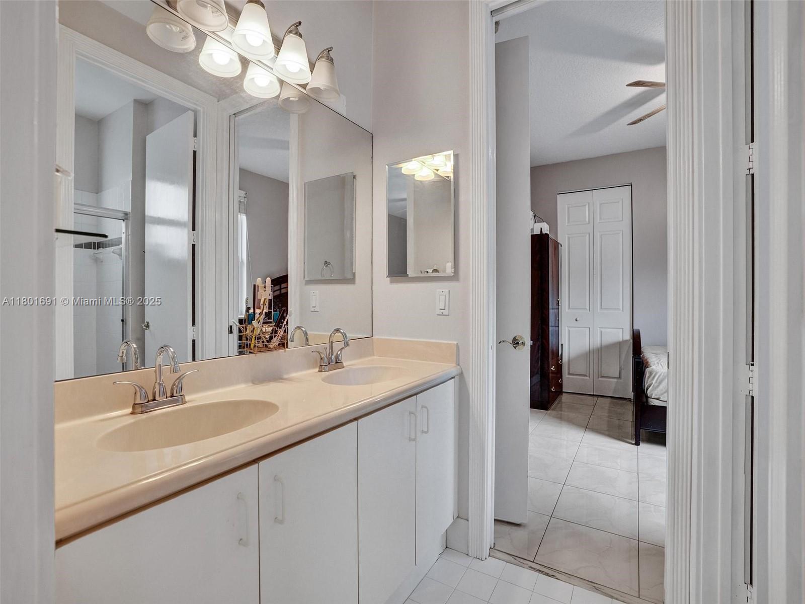 WYNDHAM LAKES CENTRAL - Residential