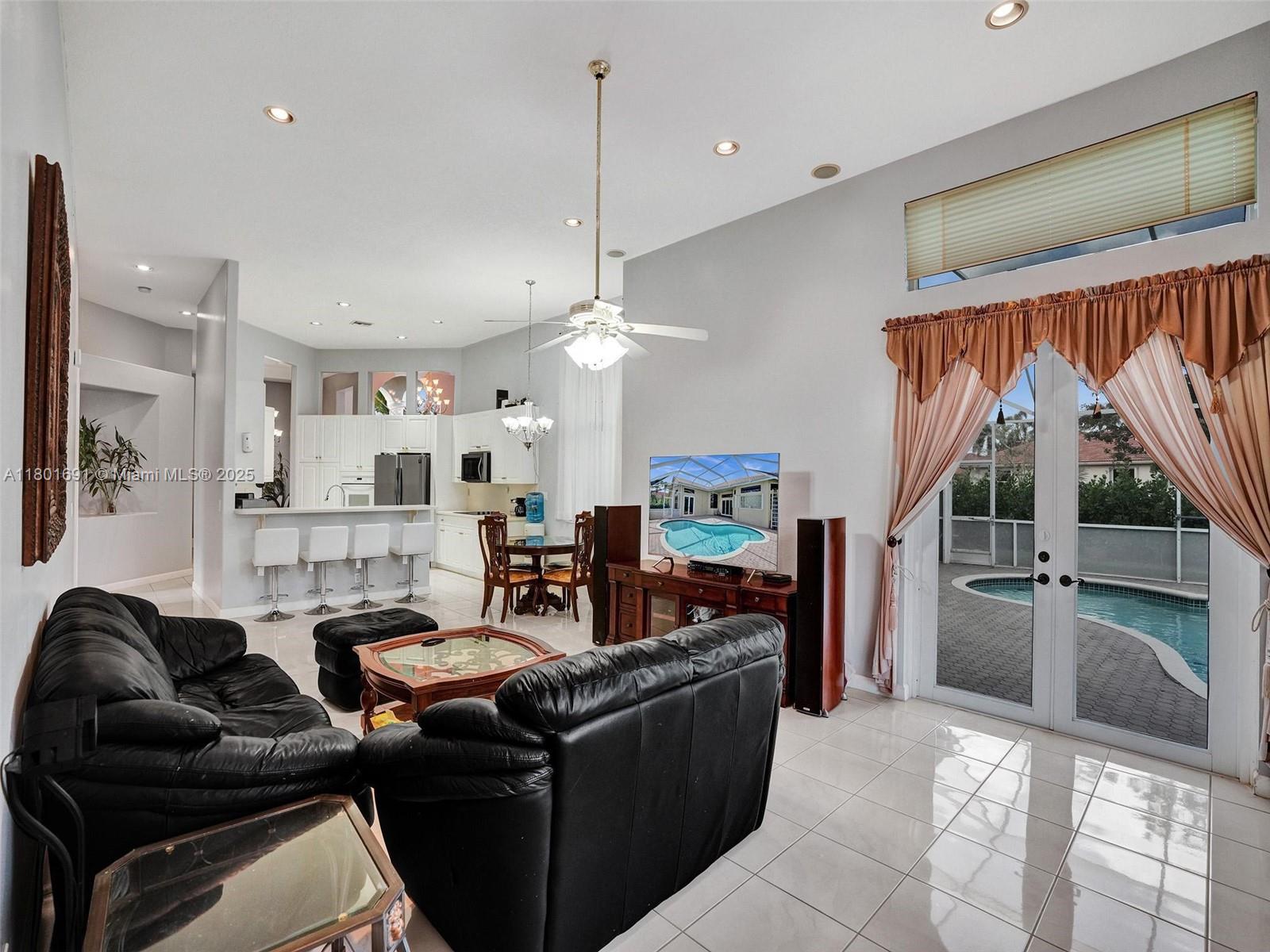 WYNDHAM LAKES CENTRAL - Residential
