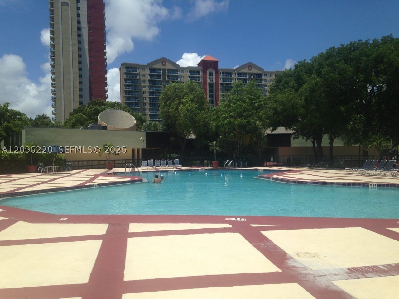 17021 N Bay Rd 521