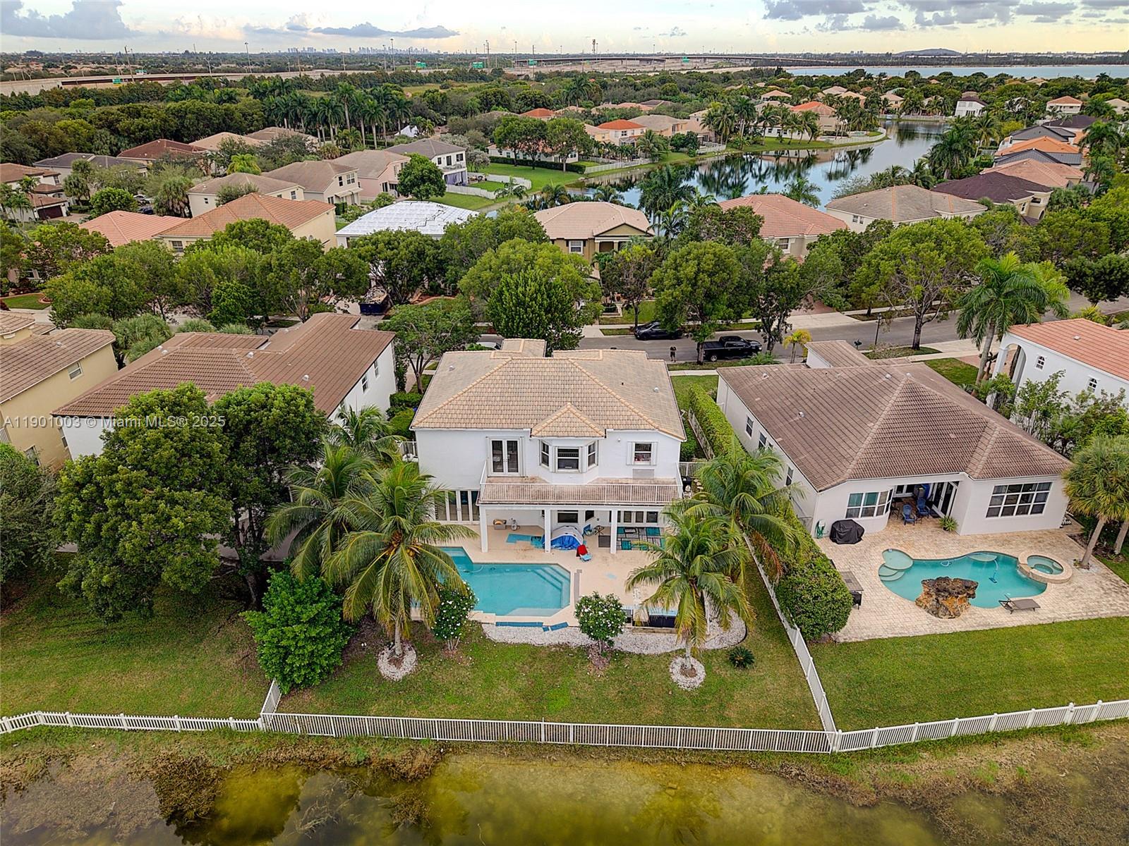 RIVIERA ISLES II - Residential