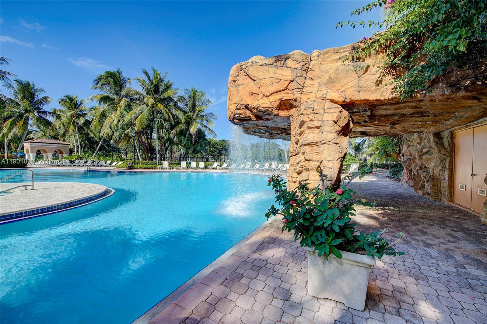 RIVIERA ISLES II - Residential