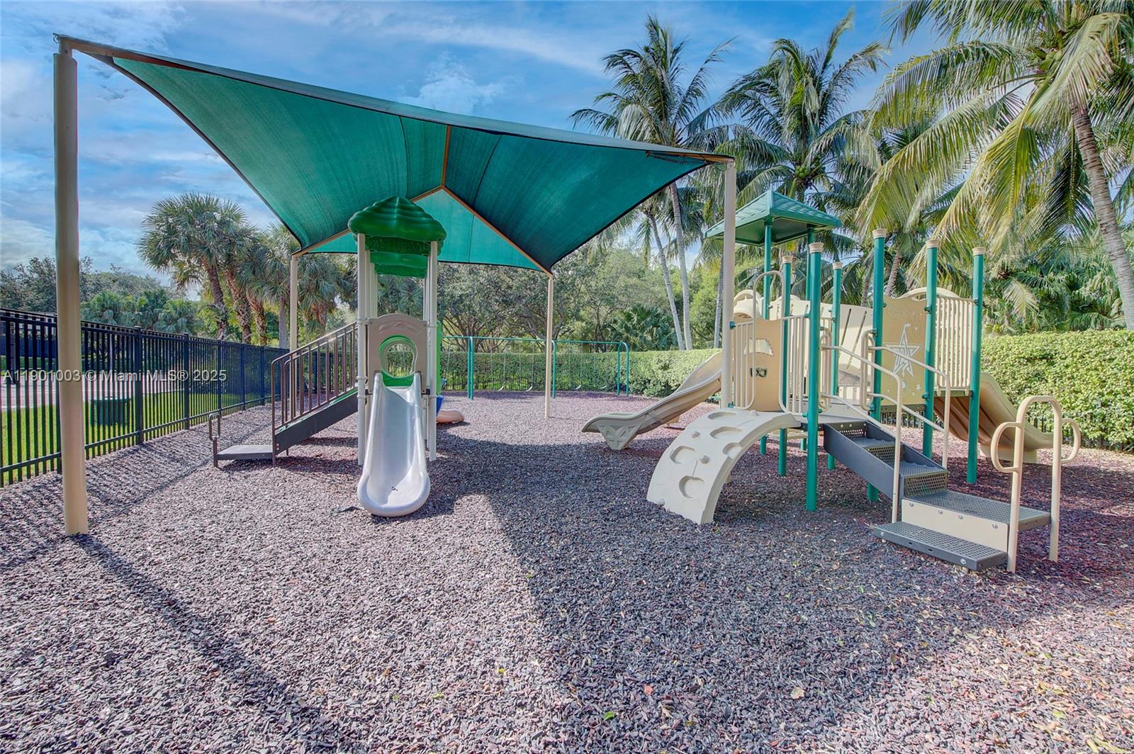RIVIERA ISLES II - Residential