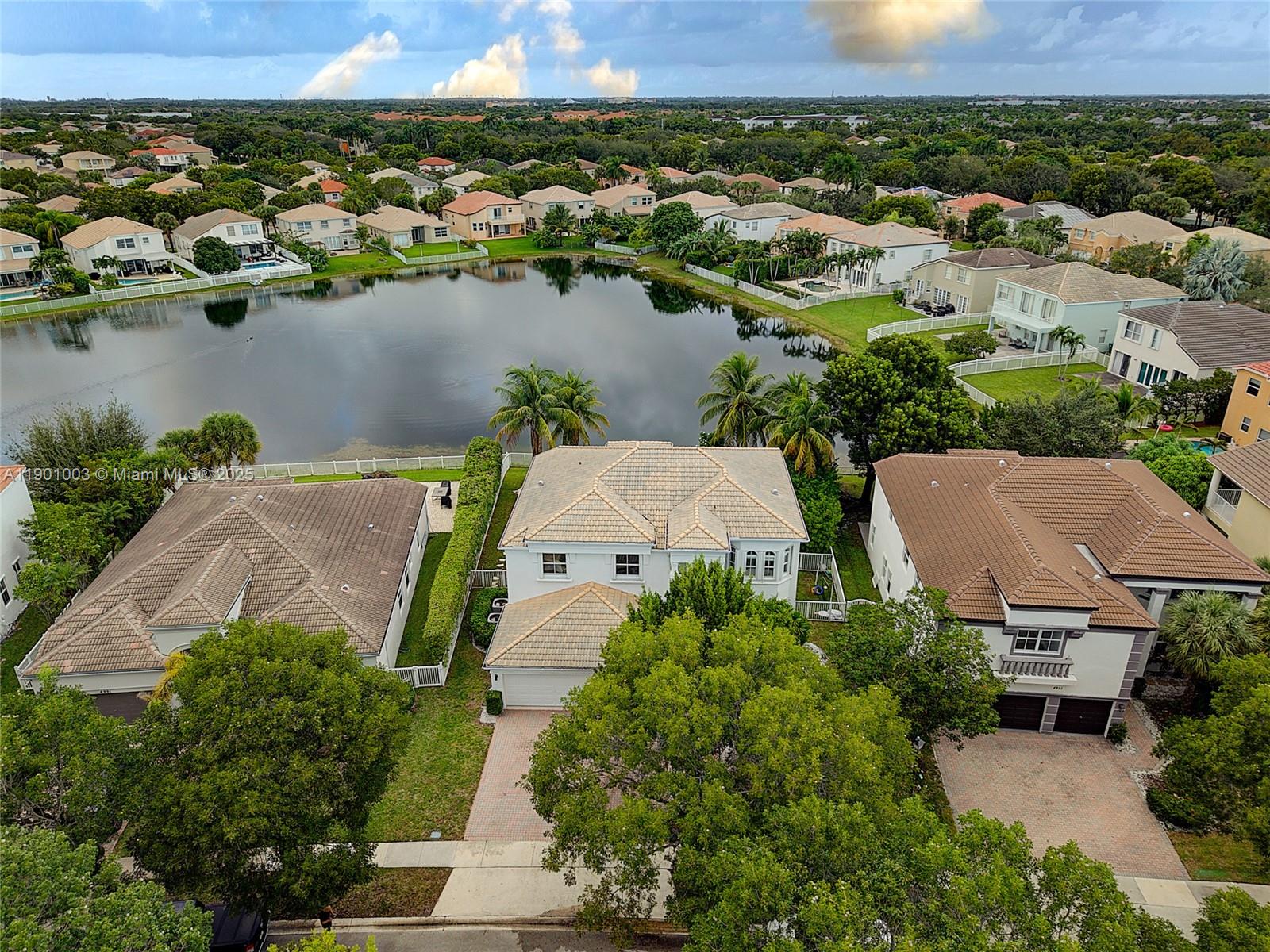 RIVIERA ISLES II - Residential
