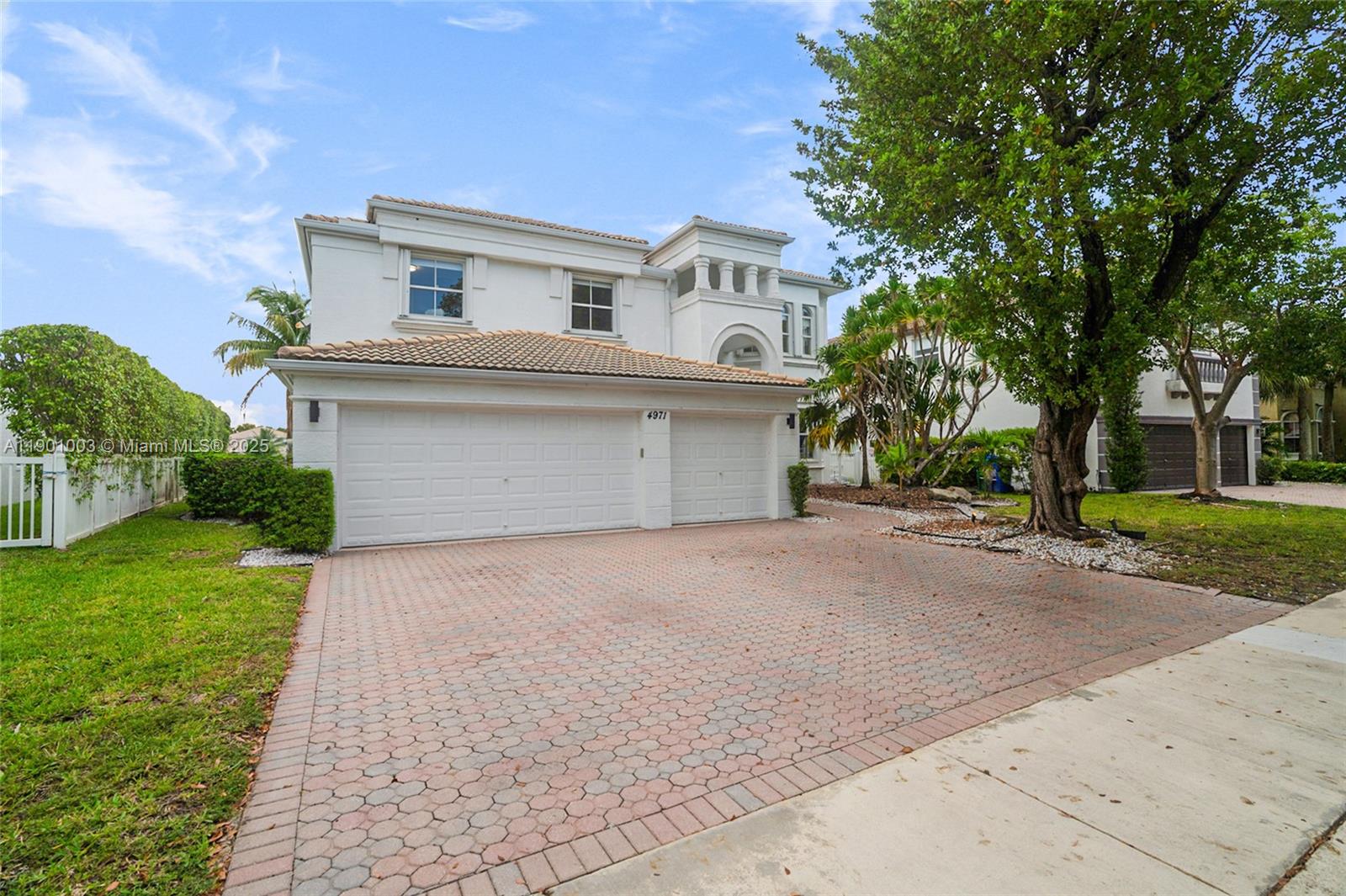 RIVIERA ISLES II - Residential