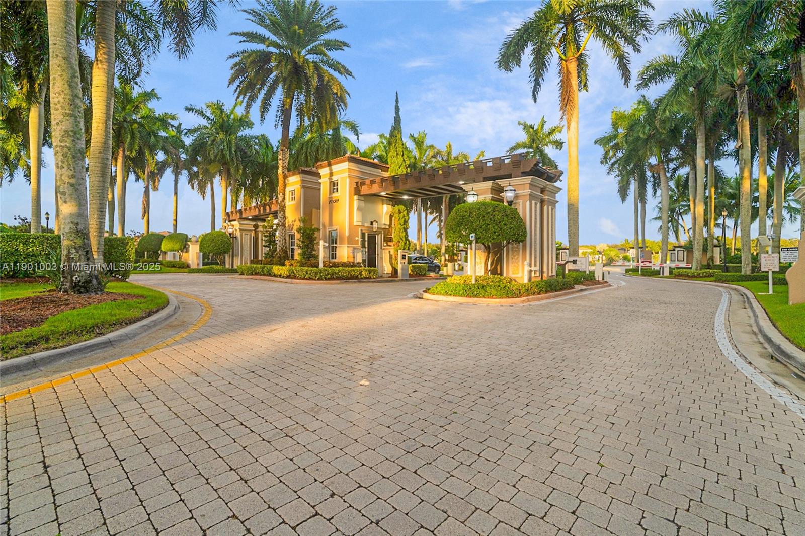 RIVIERA ISLES II - Residential