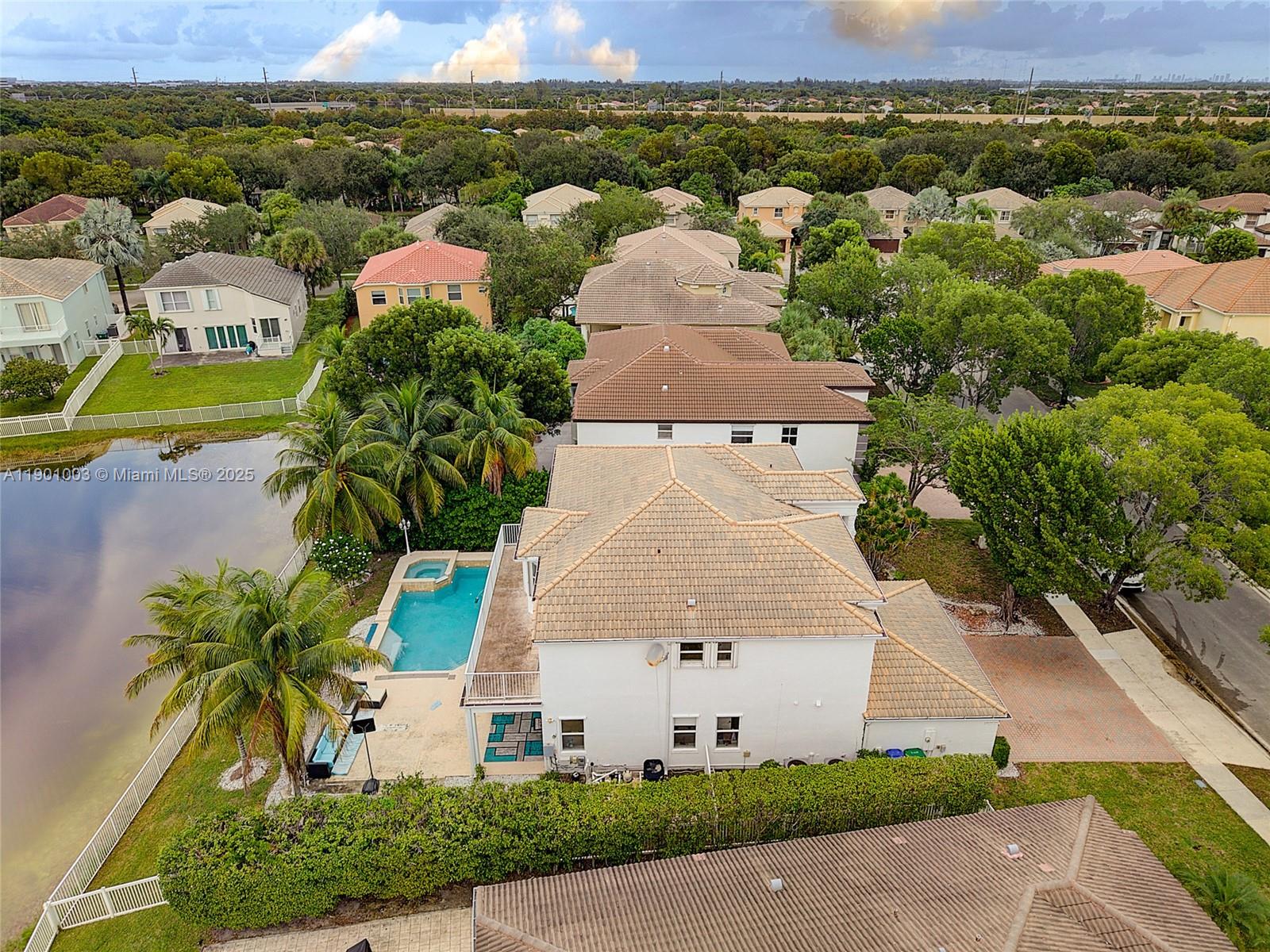 RIVIERA ISLES II - Residential