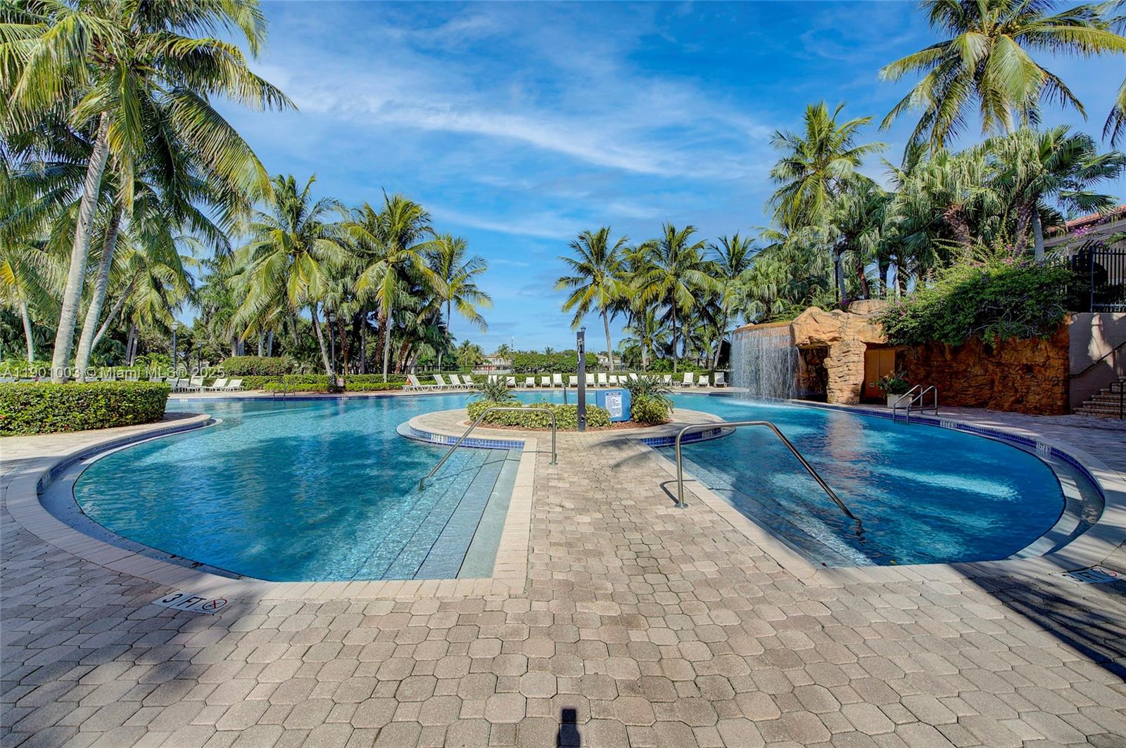 RIVIERA ISLES II - Residential