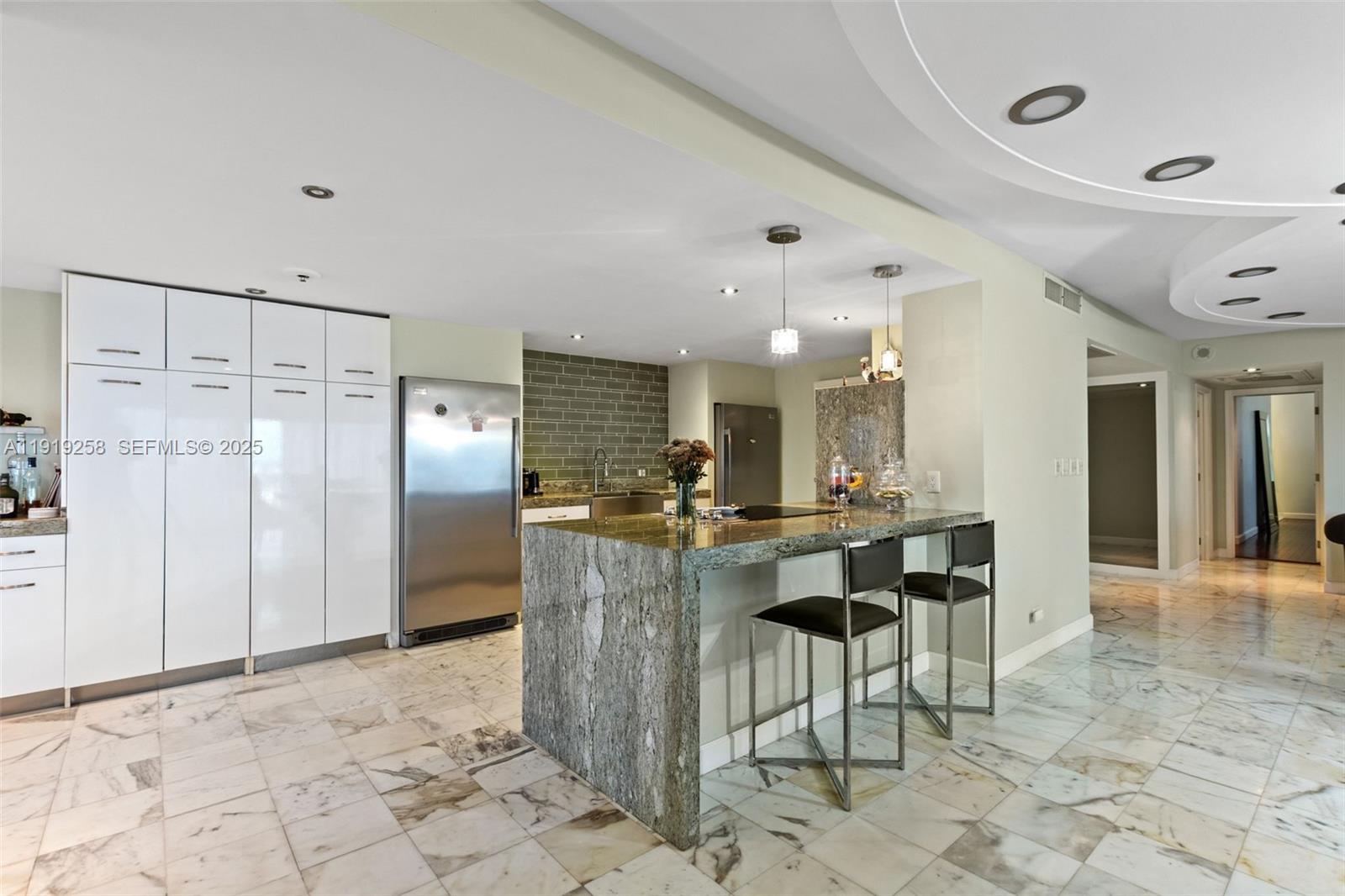 CRICKET CLUB CONDO - Residential