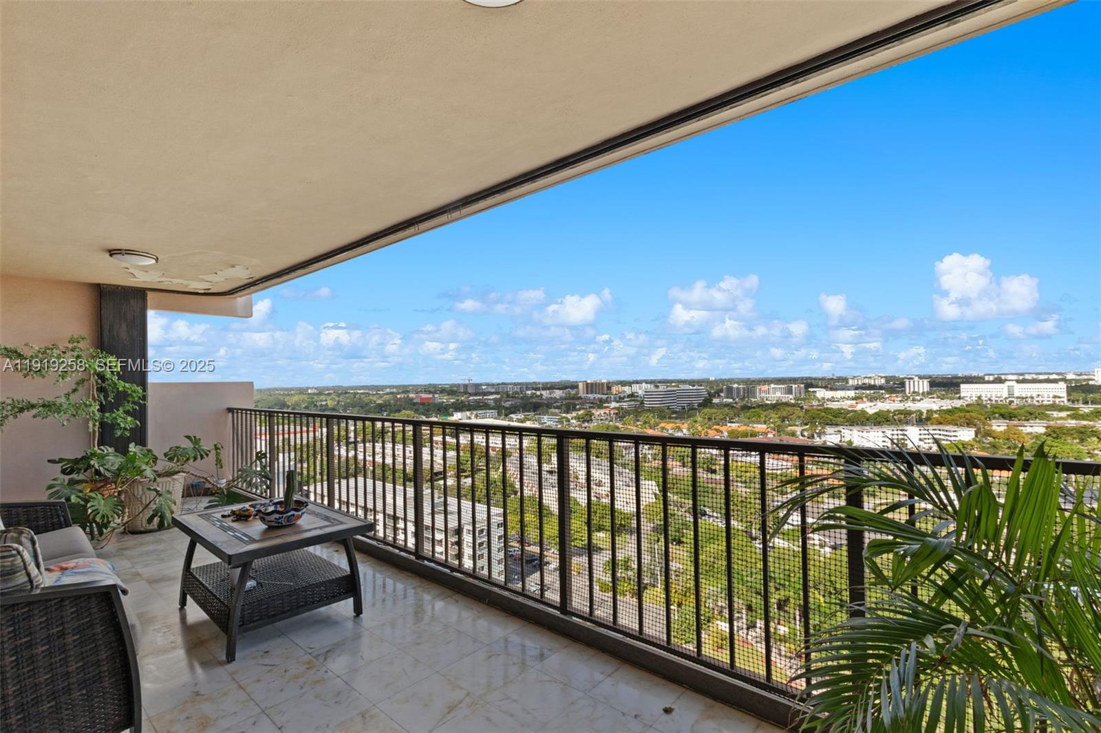 CRICKET CLUB CONDO - Residential