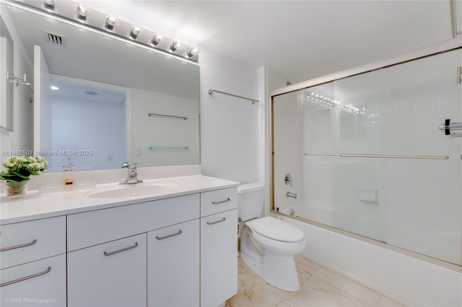 SOUTH TOWER AT THE POINT - Residential Lease