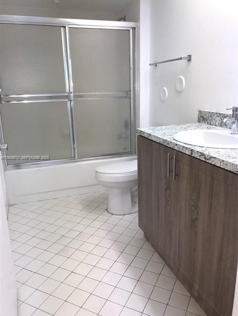 IVANHOE EAST AT CENTURY V - Residential Lease