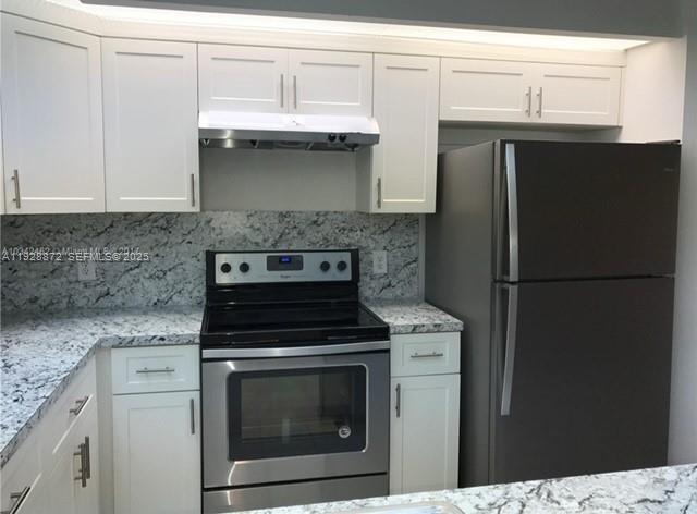 IVANHOE EAST AT CENTURY V - Residential Lease