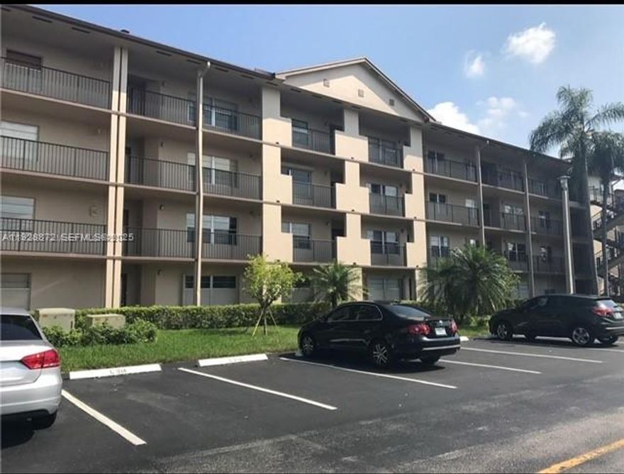 Century Village Pembroke Pines 55+ community. Beautiful condo unit with a relaxing garden view. Washer/dryer in the unit. Laminated and tile floors. The community offers tones of entertainment: Security 24/7, several pools, sauna, gyms, tennis, golf, ballroom, shows, bingo, movies and more. Free shuttle to medical centers, supermarkets, pharmacies, etc. Rent includes basic cable and internet.