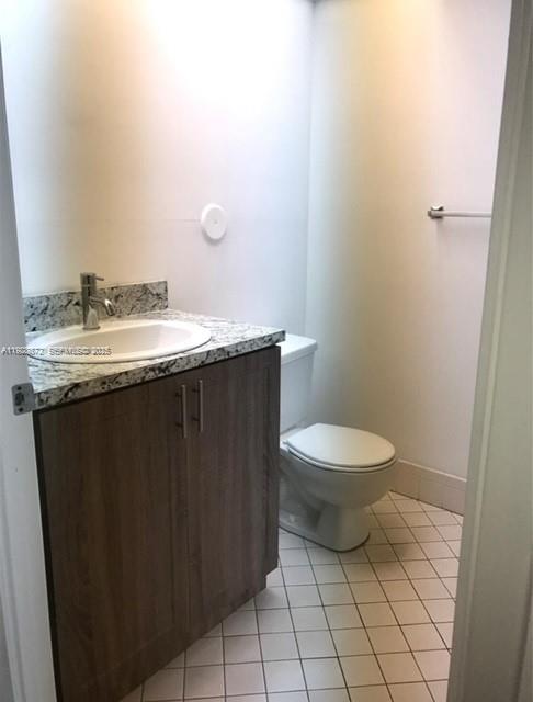 IVANHOE EAST AT CENTURY V - Residential Lease