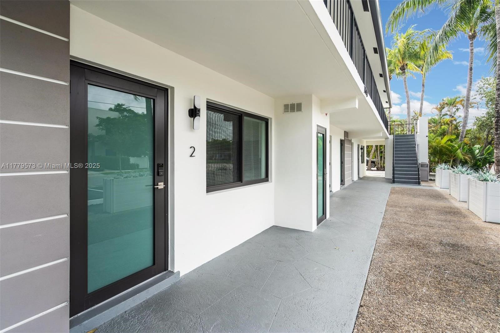 LAUDERDALE - Residential Lease