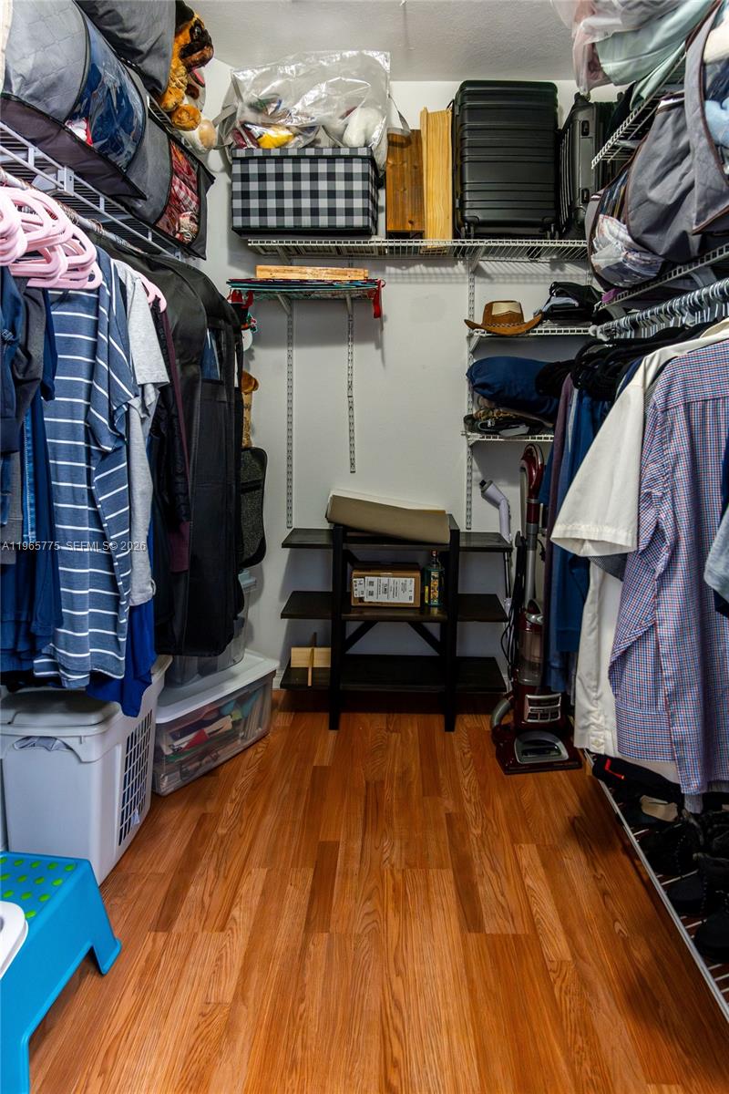 KENDALL BREEZE - Residential