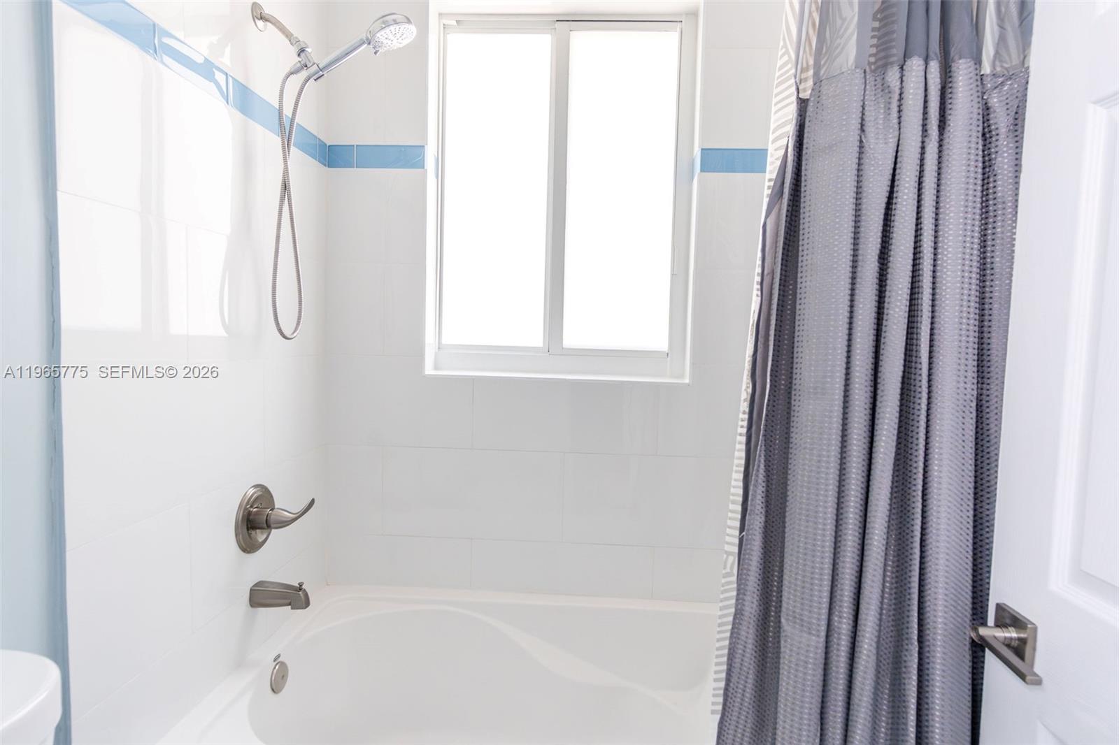 KENDALL BREEZE - Residential