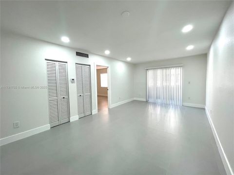 1035 W 77th St 302 Hialeah FL 33014
