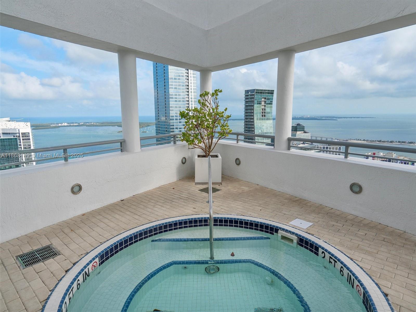 INFINITY AT BRICKELL COND - Residential