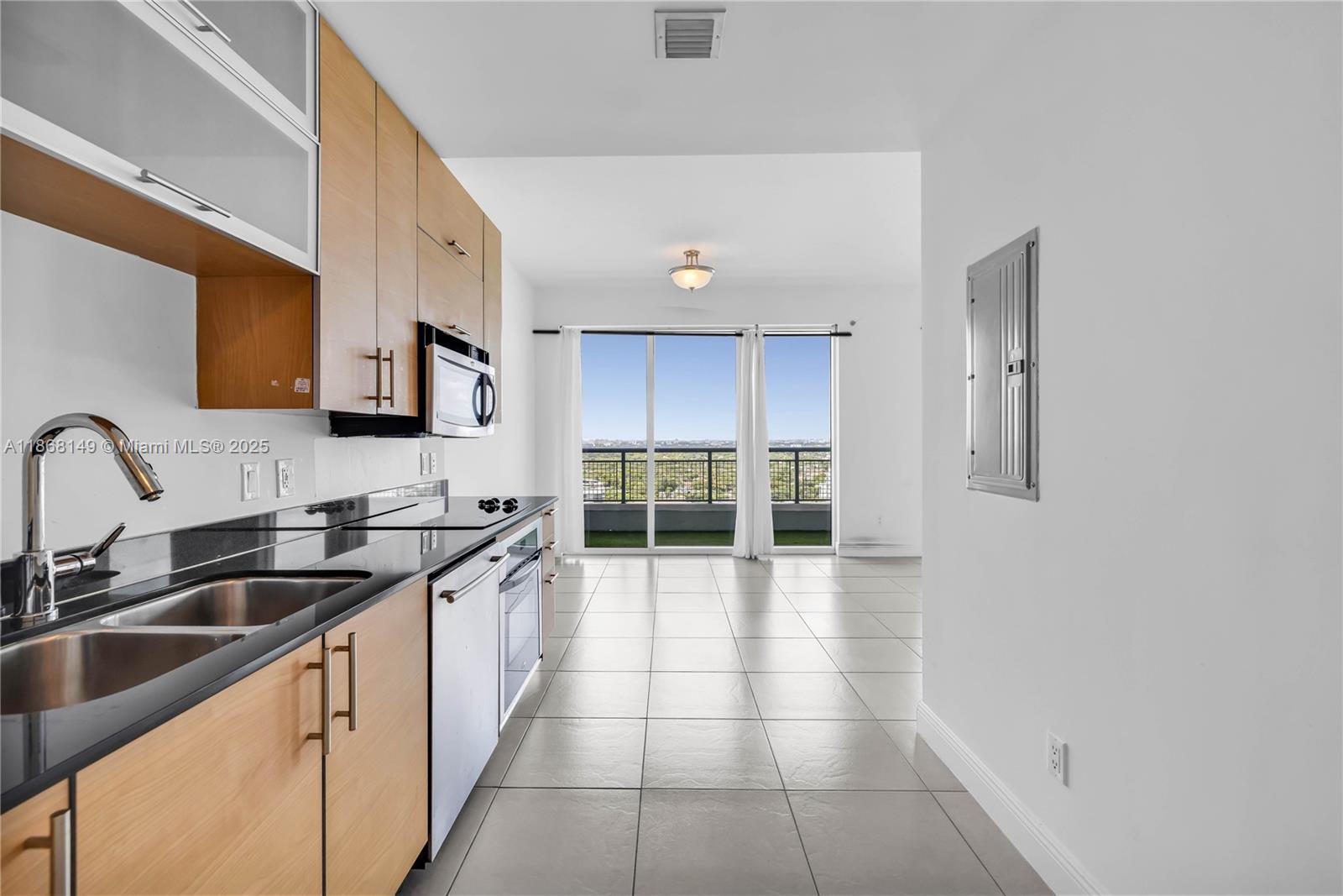 60 SW 13th St 2119