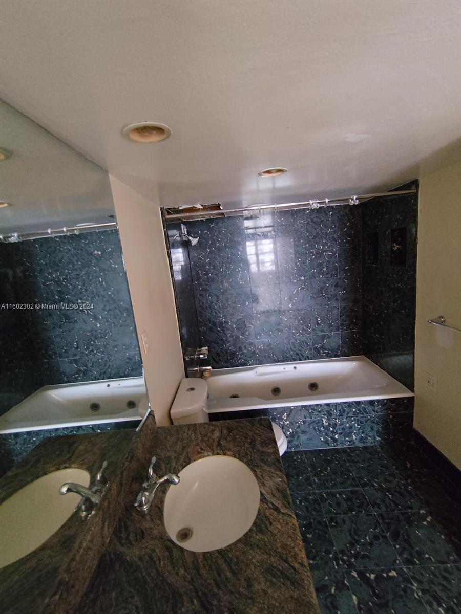 COMMODORE PLAZA CONDO - Residential