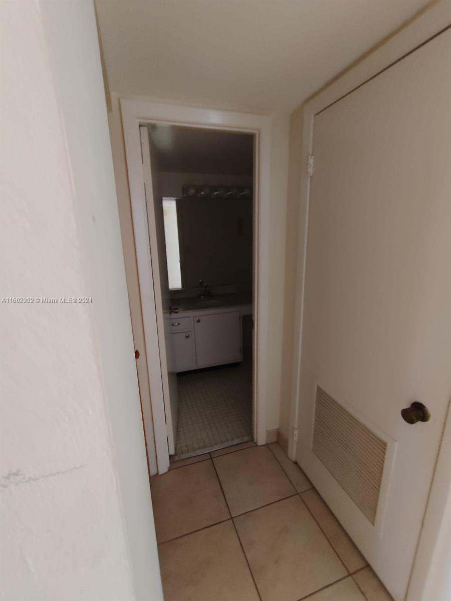 COMMODORE PLAZA CONDO - Residential