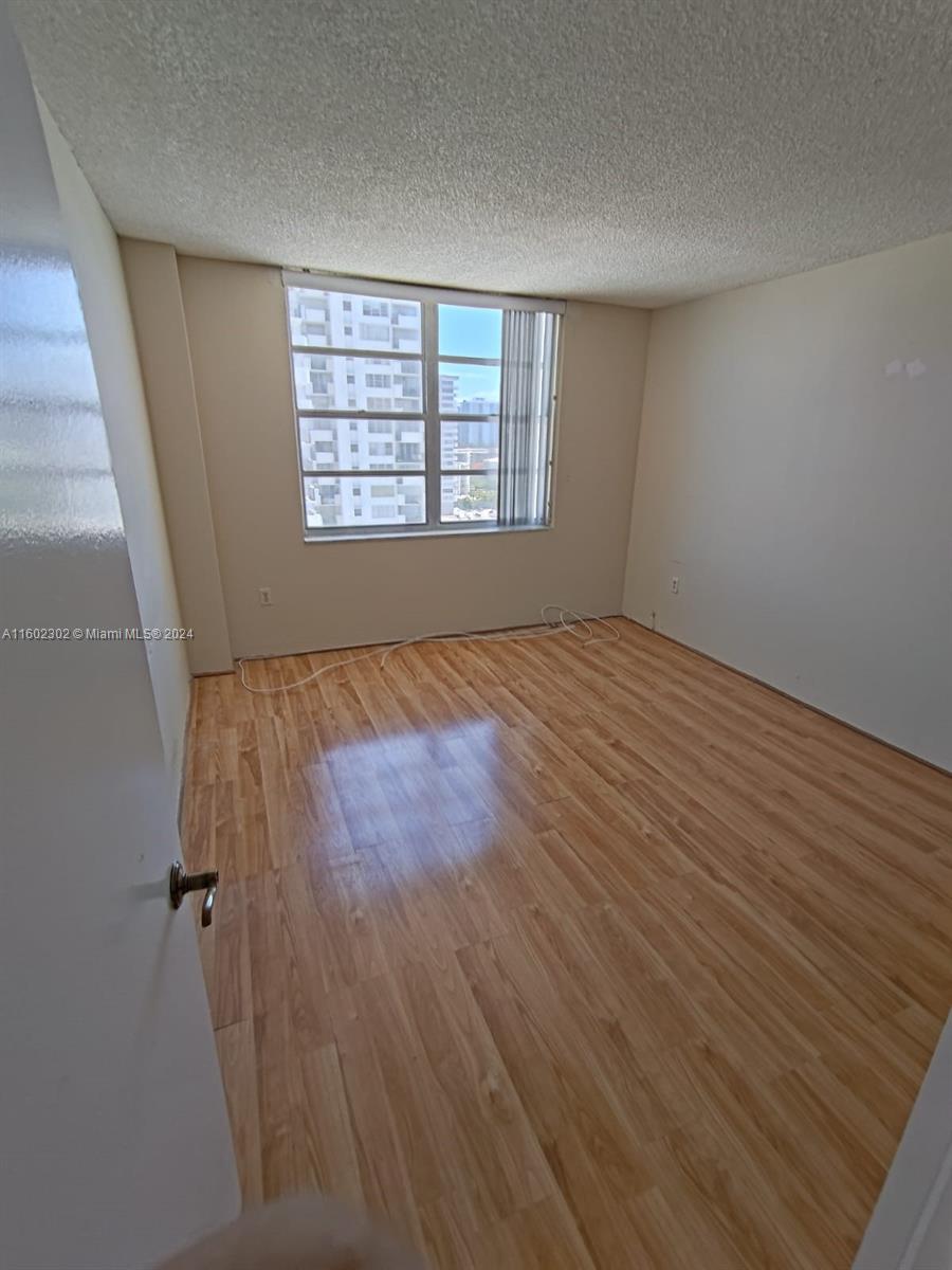 COMMODORE PLAZA CONDO - Residential