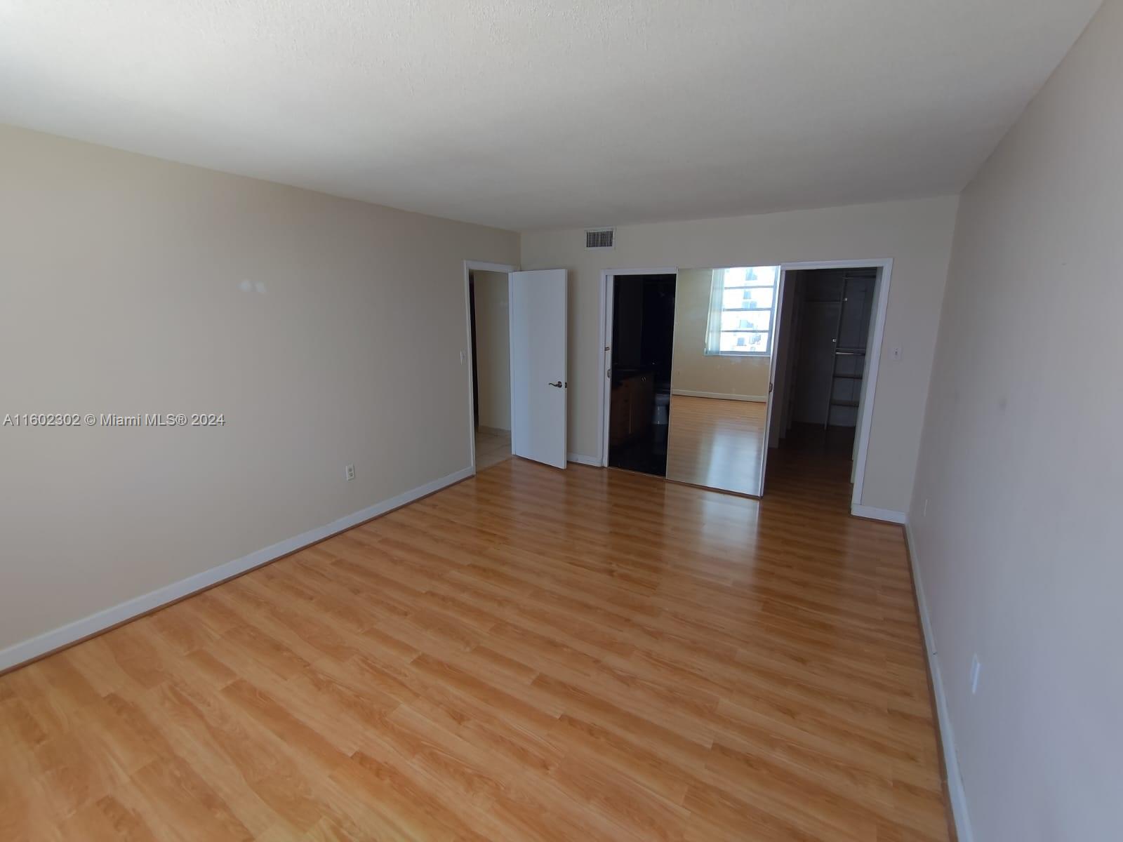 COMMODORE PLAZA CONDO - Residential