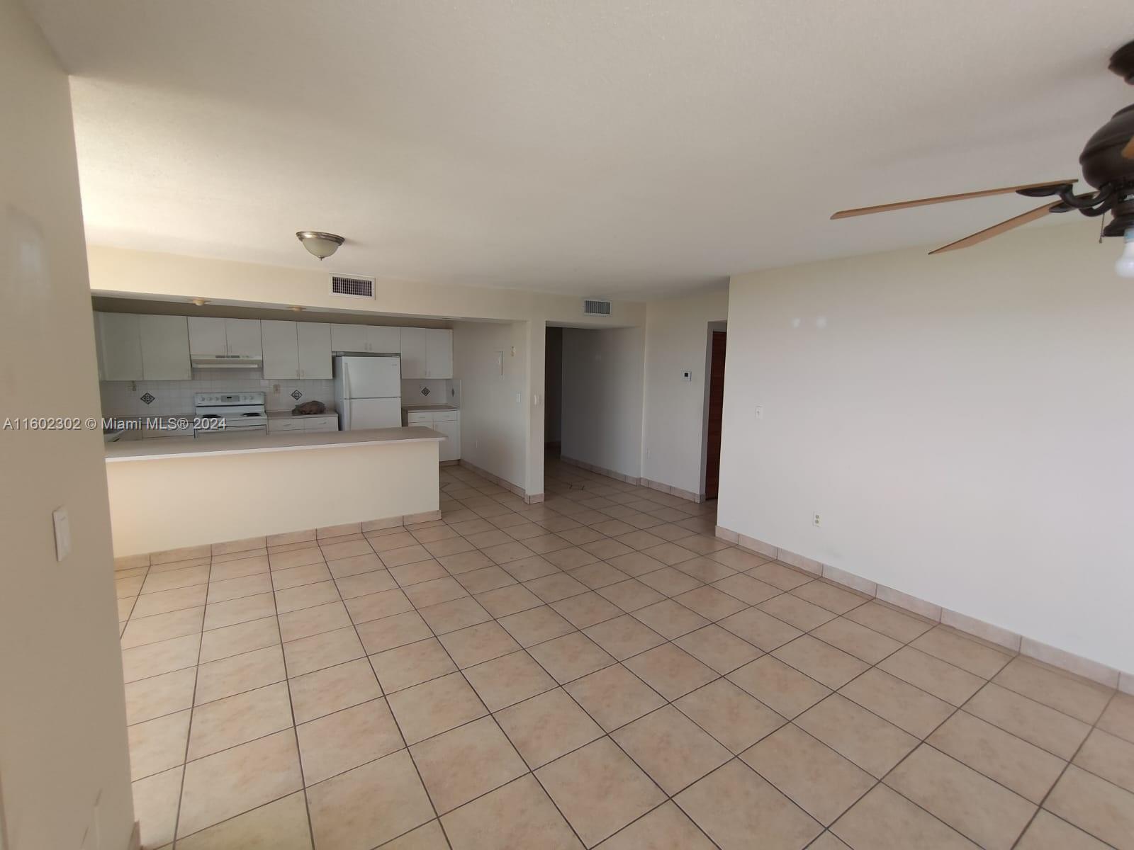COMMODORE PLAZA CONDO - Residential