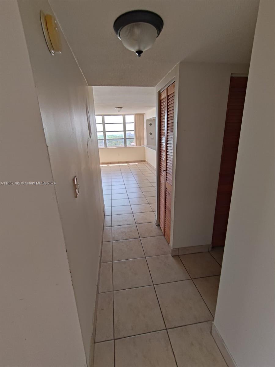 COMMODORE PLAZA CONDO - Residential