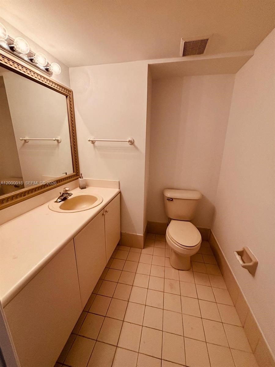 SHOMA HOMES AT COUNTRY CL - Residential Lease